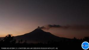 GUNUNG-LEWOTOBI-6-Jam-Terakhir-Gunung-Lewotobi-8-Kali-Gempa-Hembusan-3-Kali-Tremor-Non.jpg