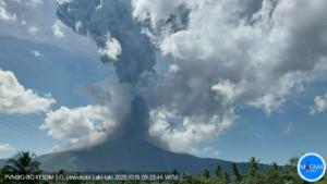GUNUNG-LEWOTOBI-Gunung-Lewotobi-Laki-laki-Kembali-Meletus.jpg