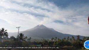 GUNUNG-LEWOTOBI-Posmat-Gunung-Api-Lewotobi-Laki-laki-Emanuel-Rofinus-Bere.jpg