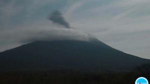 GUNUNG-LEWOTOLOK-Gunung-Lewotolok-Siaga-127-Letusan-dalam-Sehari.jpg