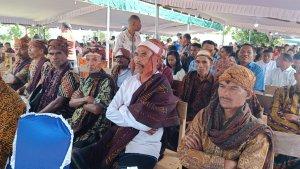 IKUT-MISA-Mosalaki-Detukeli-mengenakan-busana-adat-saat-misa-hari-bumi.jpg