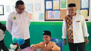 KEMENAG-FLOTIM-Kunjungi-siswa.jpg