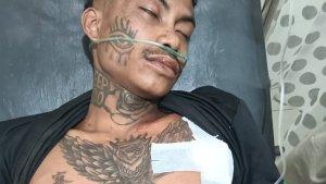 KORBAN-DIRAWAT-korban-saat-menerima-perawatan-medis-usai-dianiaya.jpg