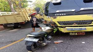 Kecelakaan-maut-yang-melibatkan-satu-unit-mobil-tangki-air-dan-satu-unit-sepeda-motor-Yamaha.jpg