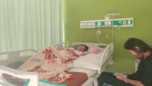 PASIEN-TERBARING-Lucia-37-warga-Desa-Nggorang-Kecamatan-Komodo.jpg