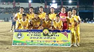 POSE-BERSAMA-Pose-bersama-pemain-Bajak-Laut-FC-saat-melawan-Persekota-Koepang.jpg