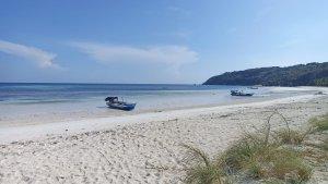 Pasir-putih-Pantai-Sawengka-di-Pulau-Pemana-Kabupaten-Sikka-NTT.jpg