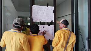 Penyegelan-Ruang-Rektor-IAKN.jpg