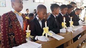 Peserta-Komuni-Pertama-di-St-Maria-Imaculata-Maumere.jpg