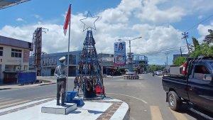 Pohon-Natal-Knalpot-Racing-yang-dirancang-oleh.jpg