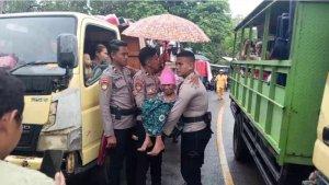 Polisi-Evakuasi-Pengungsi-Lewotobi-Terbaru-Hari.jpg