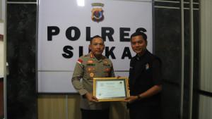 Polres-dan-Politeknik-Cristo-Re-Maumere.jpg