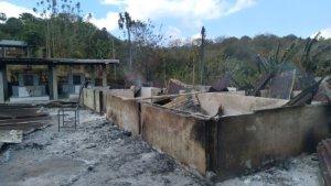 Rumah-Terbakar-di-Seusina.jpg