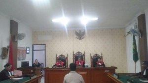 SIDANG-VONIS-Mejelis-Hakim-PN-Kupang-Putu-Dima-Indra-SH.jpg