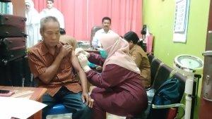 SUNTIK-VAKSIN-Calon-jemaah-haji-Kabupaten-Belu.jpg