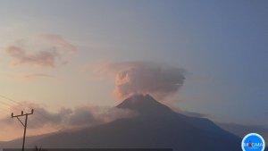 Selama-6-Jam-Terakhir-Gunung-Api-Lewotobi-Laki-laki-3-Kali-Gempa.jpg