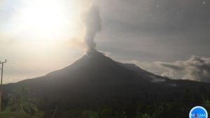 Selama-6-Jam-Terakhir-Gunung-Lewotobi-Laki-Alami-3-Kali-Letusan.jpg