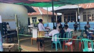 Suasana-perhitungan-suara-Pilgub-NTT-di-TPS-001.jpg
