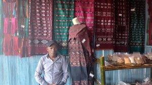 TENUN-USIA-100-TAHUN.jpg