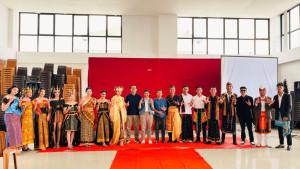 foto-bersama-lomba-fashion-dan-monolog.jpg