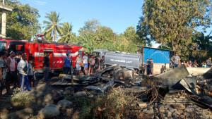 kios-terbakar-di-hewuli.jpg
