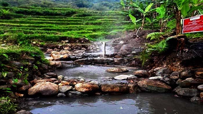 AIR-PANAS-WAE-MAPOS-Obyek-wisata-air-panas-Wae-Mapos-di-Desa-Compang-Kempo.jpg