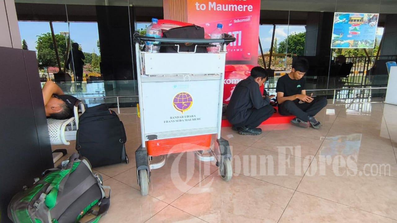 Bandara Frans Seda Maumere Ditutup, Calon Penumpang Dialihkan Ke Bandara Terdekat