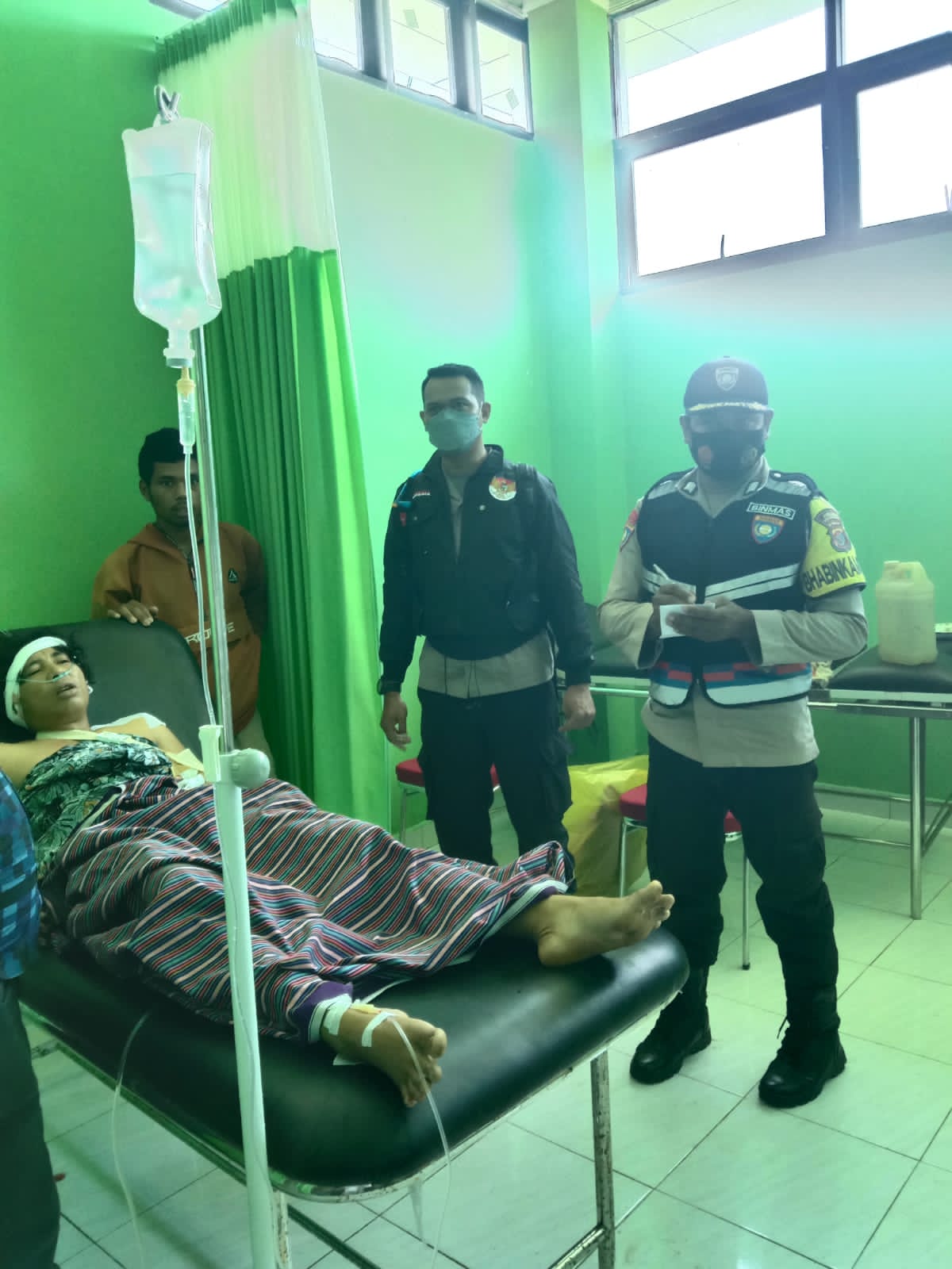 BREAKING NEWS : Depresi Kambuh, Pria di Manggarai Bangun Pagi Aniaya Istri Pakai Sajam