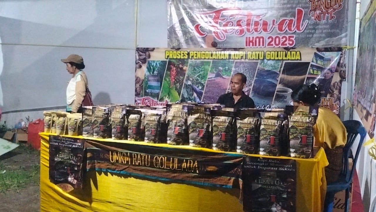 FESTIVAL-IKM-Para-pelaku-UMKM-di-Kota-Ende-yang-ikut-dalam-Festival-IKM.jpg