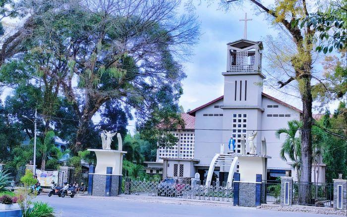 Foto-Gereja-Katedral-Atambua.jpg