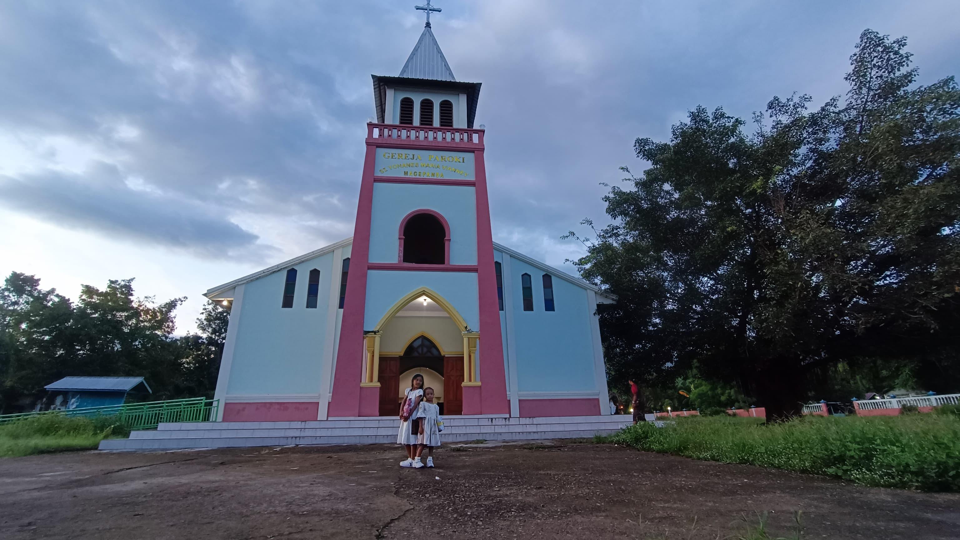 GEREJA-MAGEPANDA-Gereja-Katolik-Magepanda-Sikka-NTT-Minggu-9-Februari-2025.jpg
