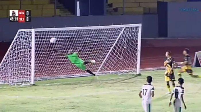 GOL-PERSERAI-Gol-semata-wayang-dari-Perserai-Sabu-Raijua-dicetak-Kapten-tim-Agung-Mone.jpg
