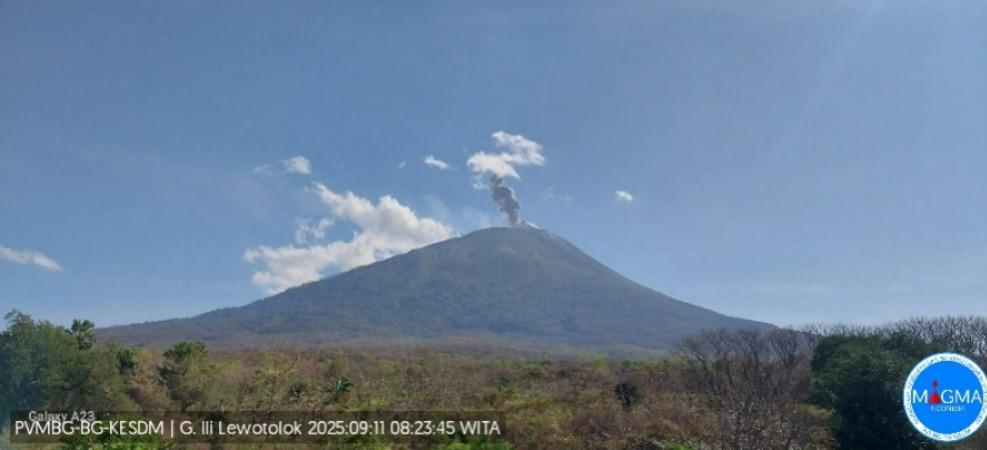 GUNUNG-API-MELETUS-Gunung-Api-Ili-Lewotolok-NTT-Meletus-Pagi-Ini.jpg