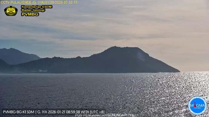 GUNUNG-IYA-ENDE-Gunung-Iya-Ende-di-Kabupaten-Ende-Flores-Nusa-Tenggara-Timur.jpg