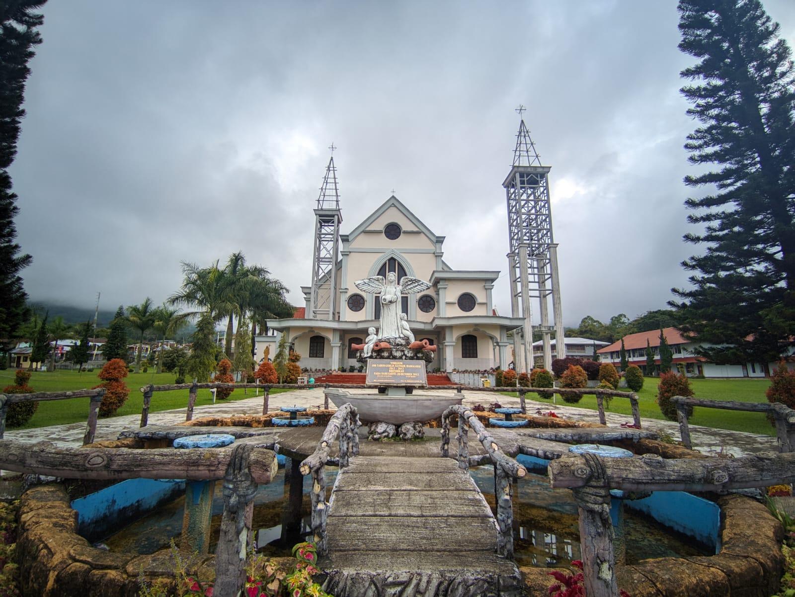Gereja-di-Flores.jpg