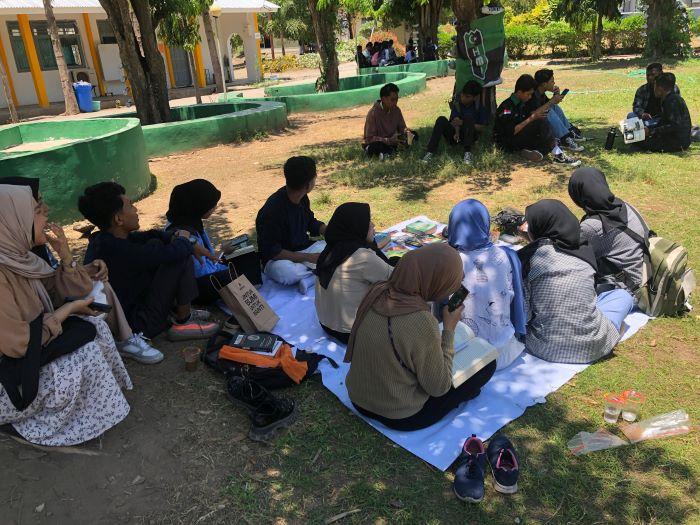 HMI-Baca-Bersama-di-Unipa.jpg