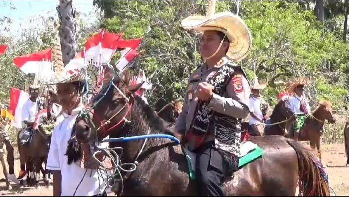 Kapolres Rote Ndao Pimpin Upacara HUT Kemerdekaan RI ke-78 dengan Berkuda