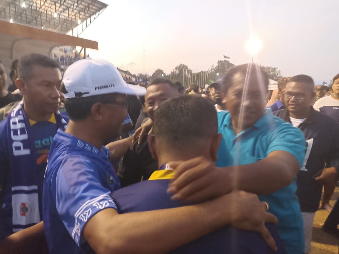 Hasan-Haju-pelatih-Persebata-Lembata.jpg