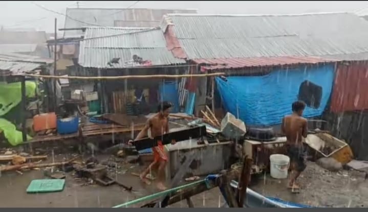 Hujan-lebat-mengguyur-Maumere-Sikka-Kamis-9-Juni-2022-siang.jpg