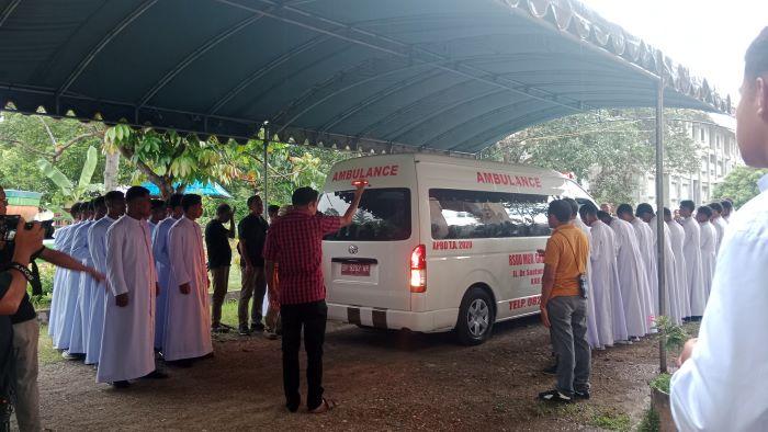Jenazah-Uskup-Emeritus-Mgr-Anton-Pain-Ratu.jpg