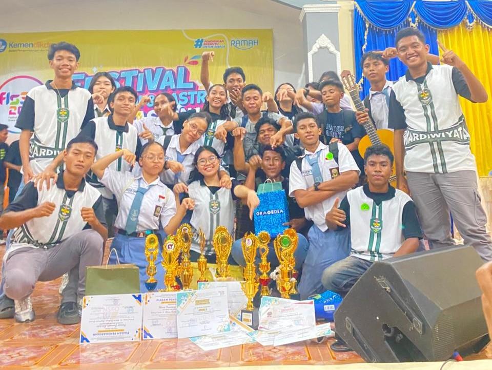 SMAK Frateran Maumere Borong Juara Porseni 2026 Bidang O2SN dan FLS3N antar SMA se-Kabupaten Sikka