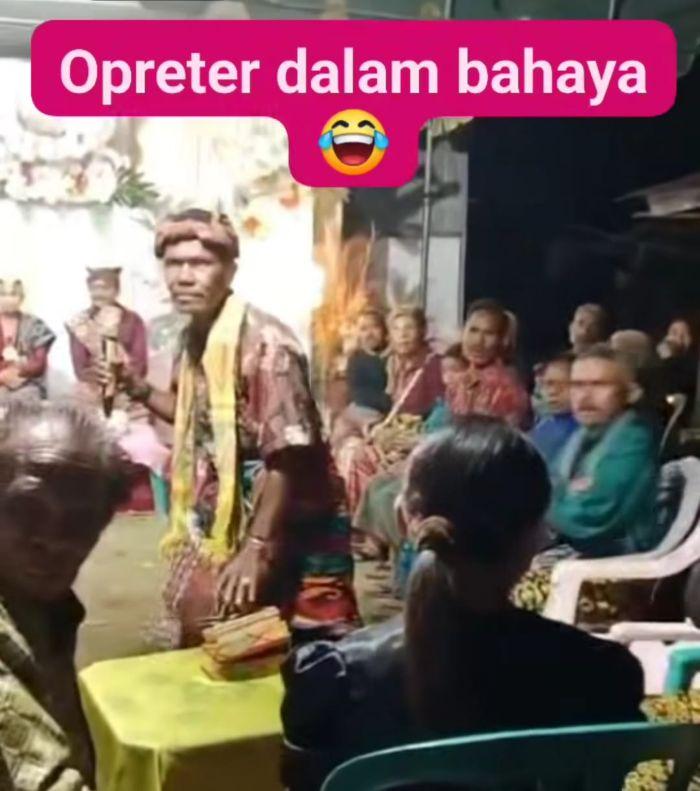 Viral Video Kocak Bahas Belis, Tetua Adat Kaget Dengar Bunyi Sound dan Melompat Hebohkan Publik NTT
