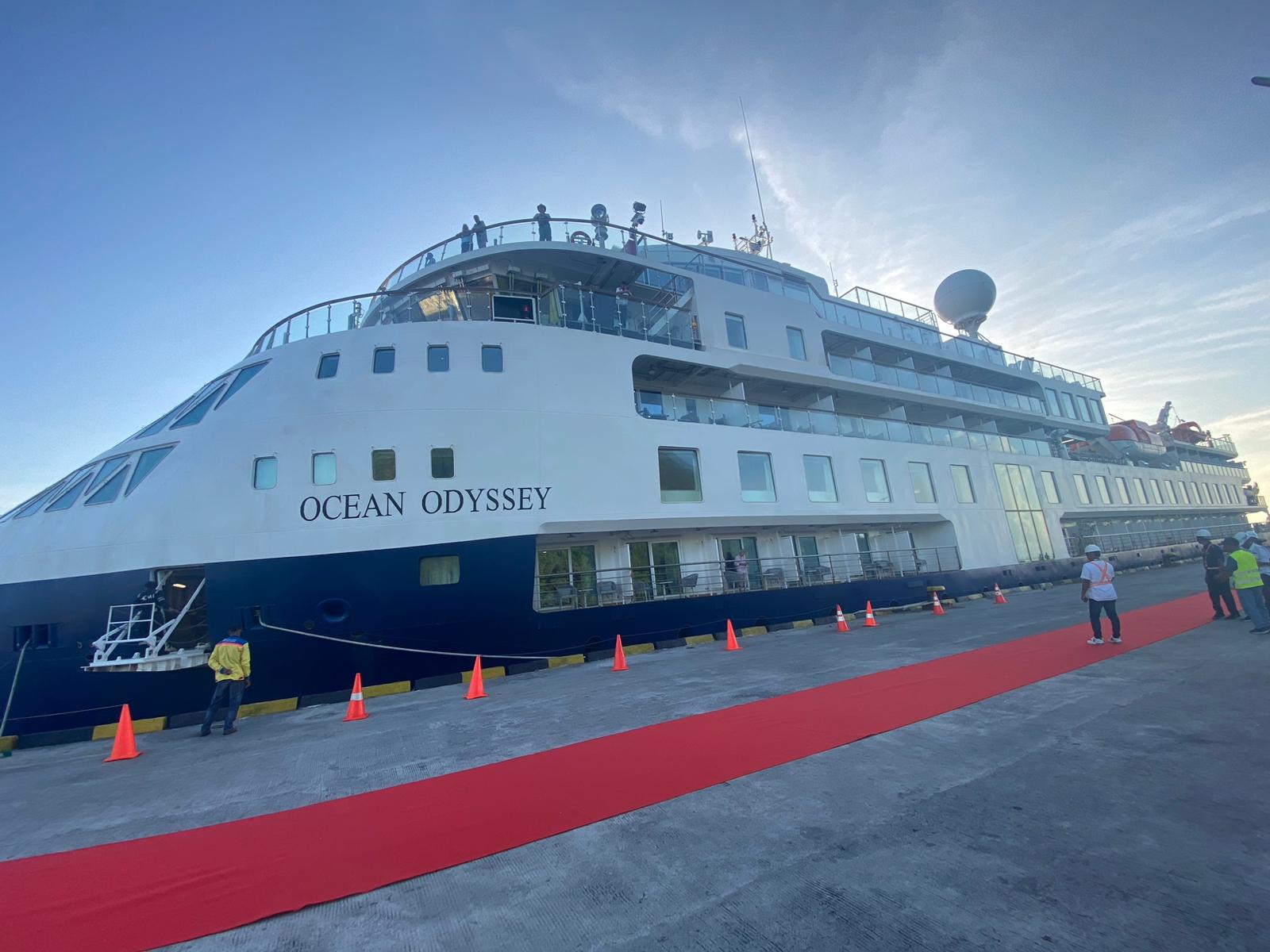 KAPAL-MV-OCEAN-ODYSSEY-di-Ipi-Ende.jpg