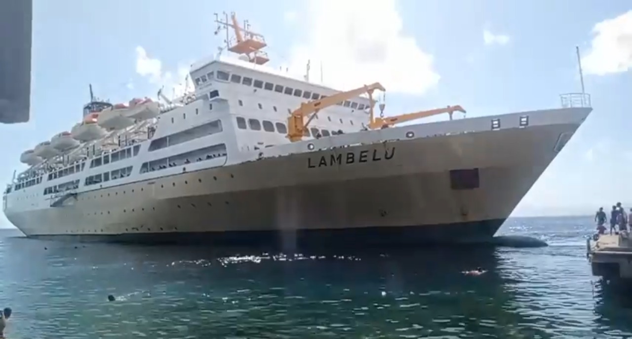 KAPAL-PELNI-KM-LAMBELU.jpg