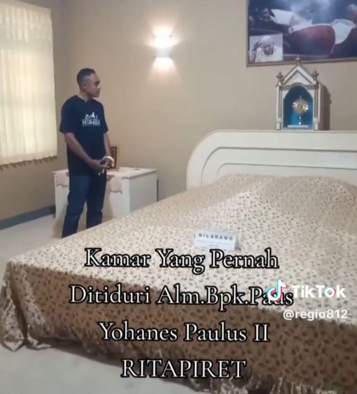 Kamar-Tidur-Paus-Yohanes-Paulus-II-di-Ritapiret-Maumere.jpg