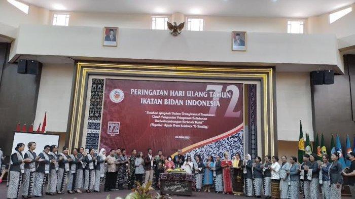 Ketua-Pengurus-Daerah-IBI-NTT-bersama-Asisten-l-NTT.jpg
