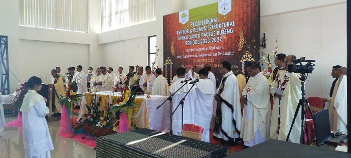 Uskup Ruteng Pimpin Misa Pelantikan Rektor Unika Santo Paulus