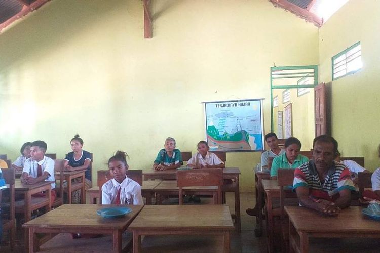 Cerita Siswi SD Anak Yatim Piatu di NTT, Duduk Sendirian Sambil Menangis saat Pengumuman Kelulusan