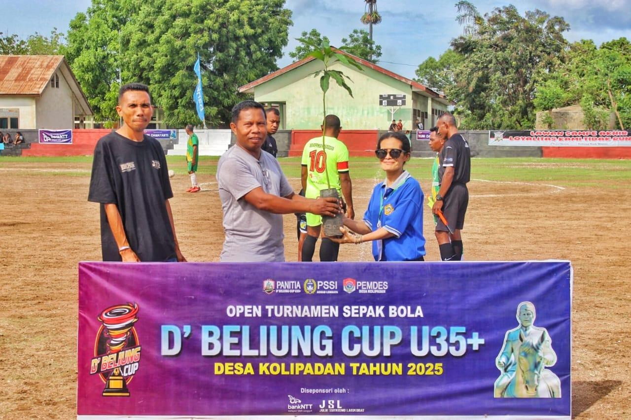 Akhiri Laga D'Beliung Cup U-35+ di Lembata, Ika Hippmia FC  Serahkan Anakan Pohon