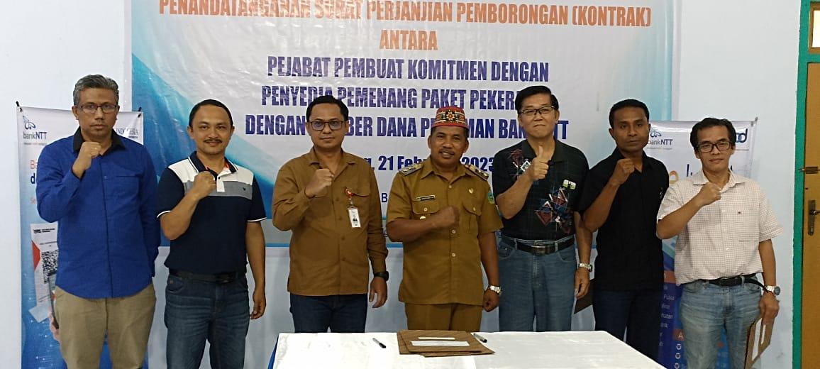 Lima Rekanan Teken Kontrak Jalan Hotmix di Manggarai Timur Pinjaman Bank NTT